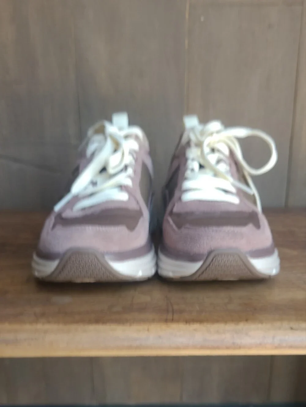 EUC Vionic Sneakers Women's sz 6 WMX Skyline Brown Orthotic Active Shoes